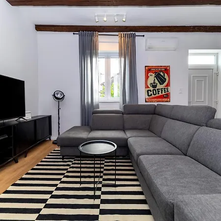 Casa Ogo * Zara