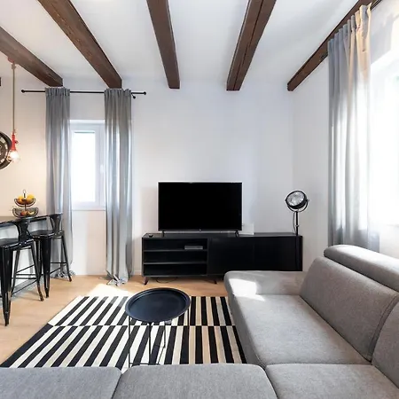 Casa Ogo * Zara
