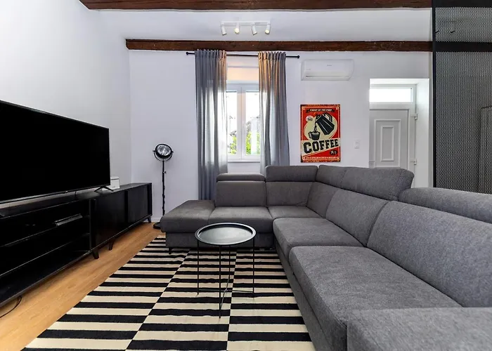 奥格酒店 * 扎达尔